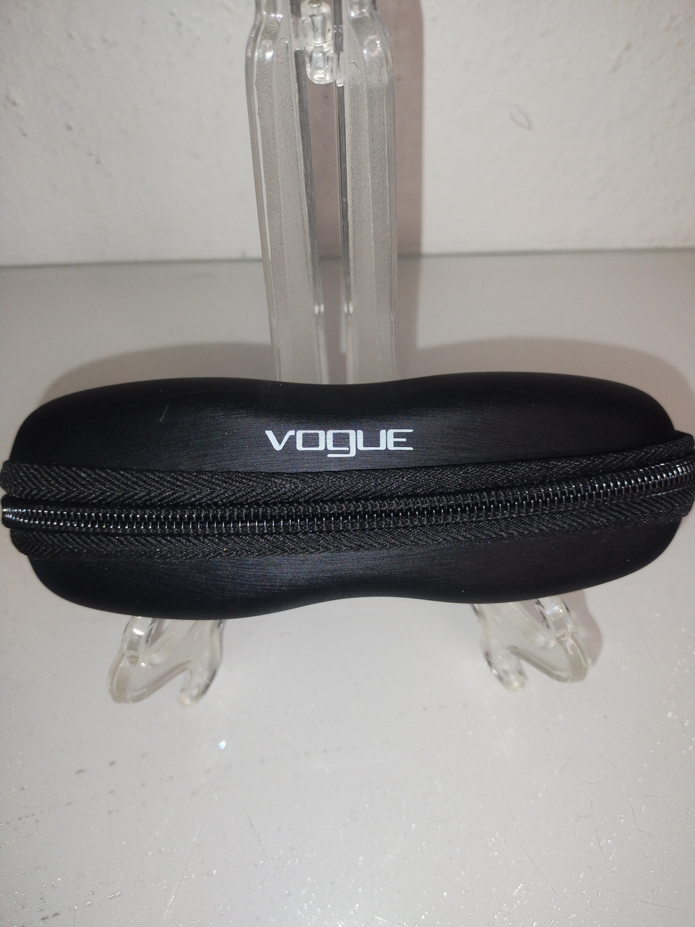 Bundle 3🎉 Items $10-Vogue Matte Black Curved Zipper Eyewear Case